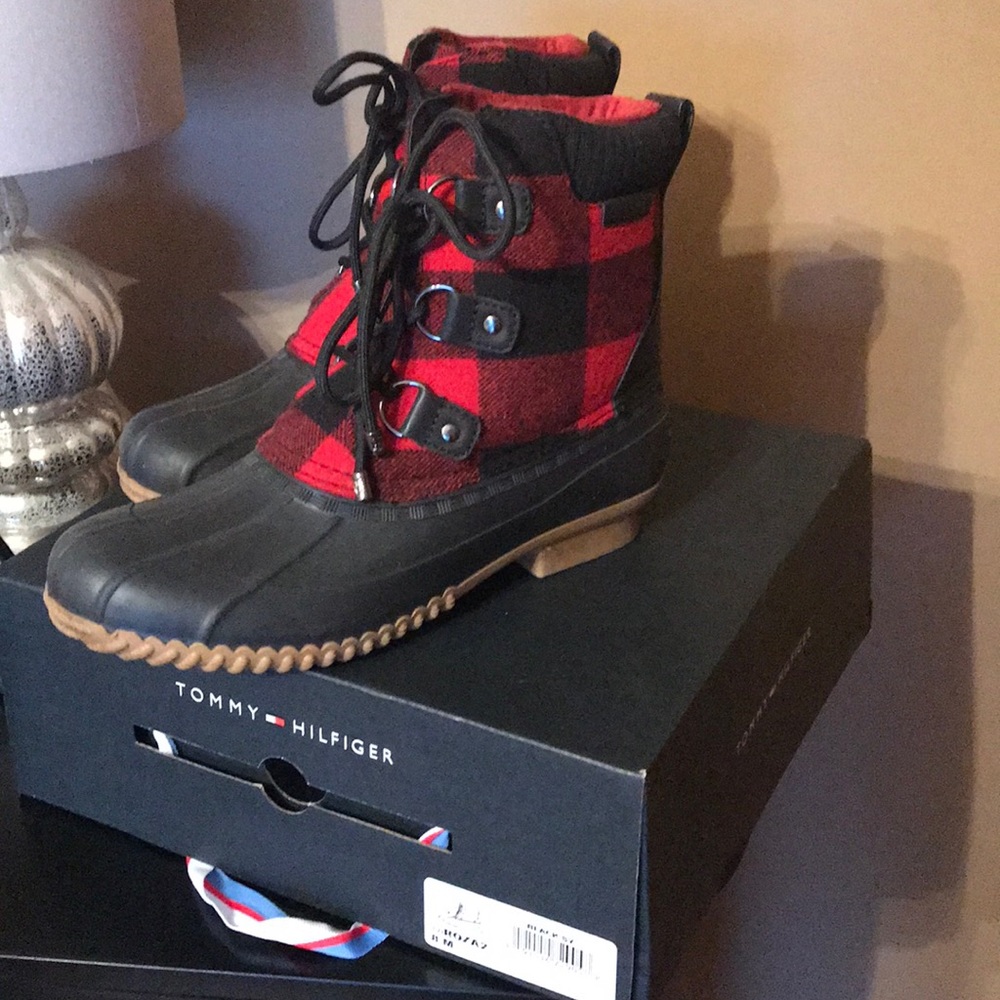 Tommy Hilfiger plaid duck rain boots